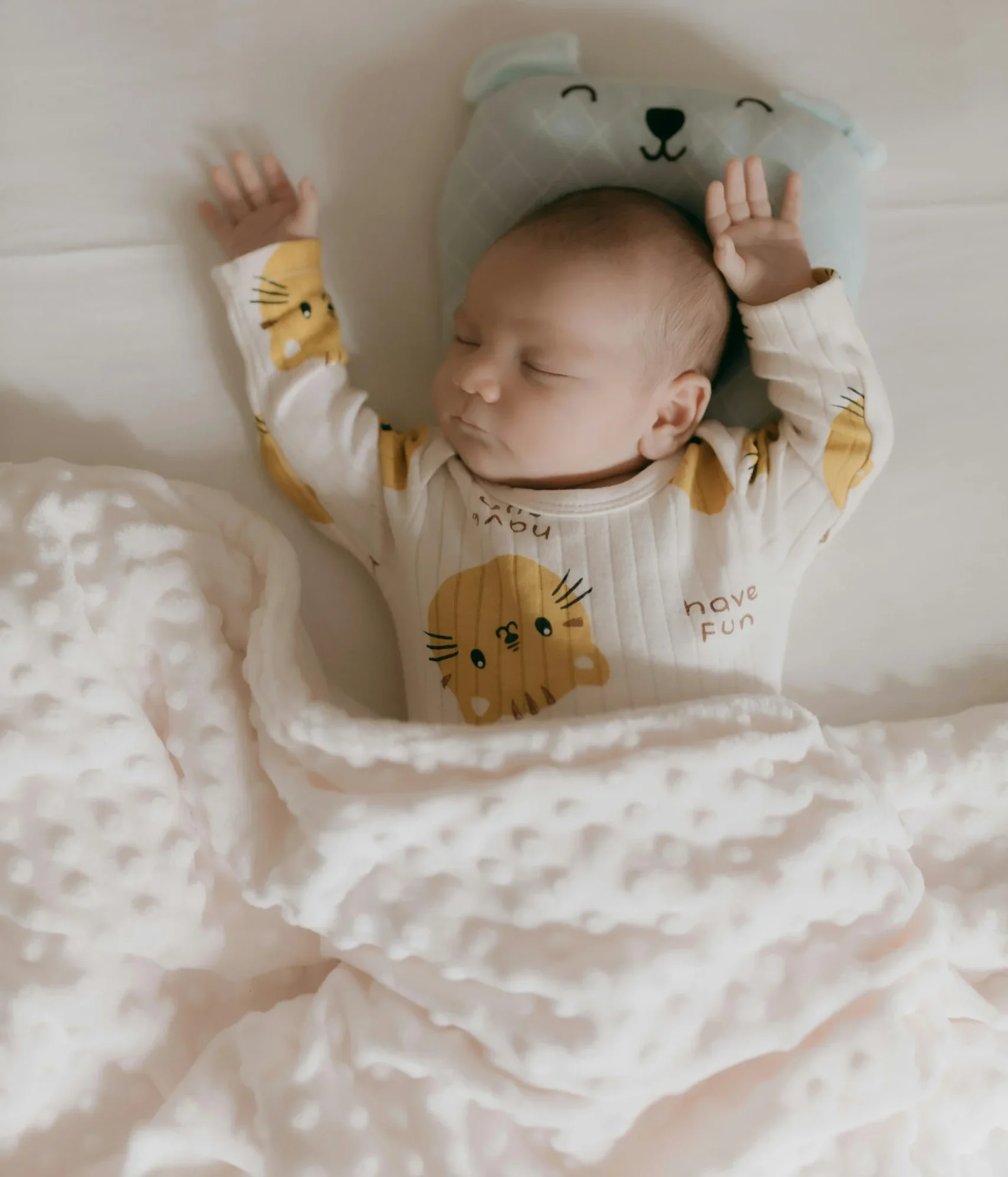 Baby Sleep Secrets: Proven Tips to Help Your Little One Sleep Through the Night 2 SLEEPING BABY