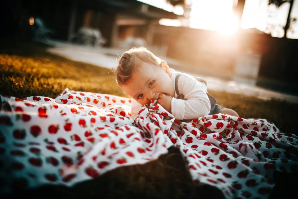 15 Things to Do with a 4-Month-Old Baby: Gentle, Brain-Boosting Activities 4 blanket baby sensory play