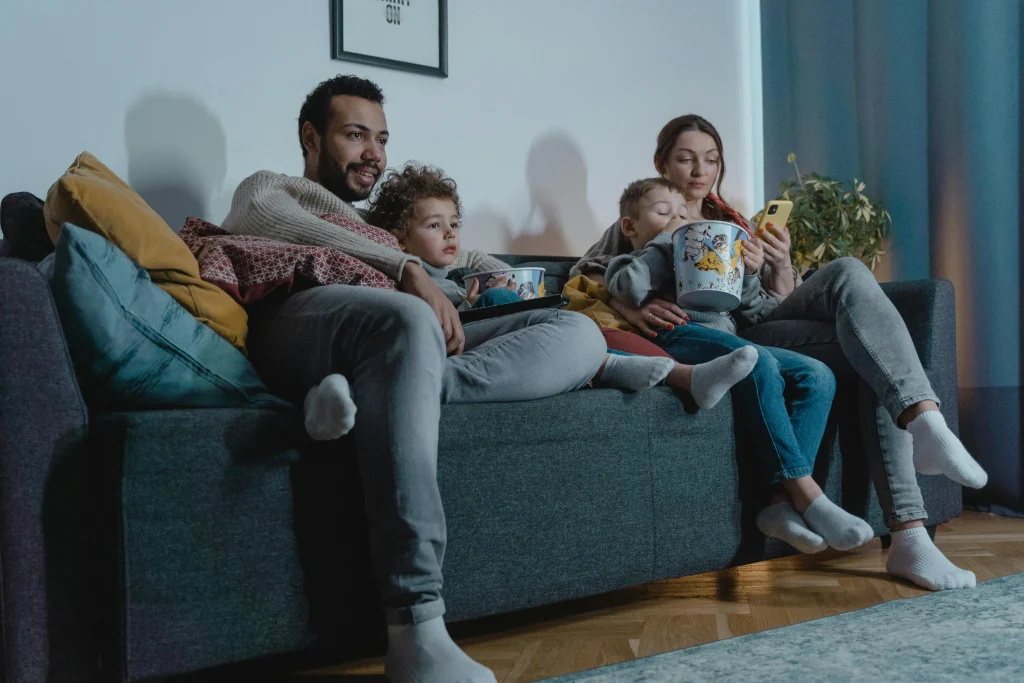 10 Money Hacks Every Mom Should Try (Even on a Tight Budget) 9 family movie night in home