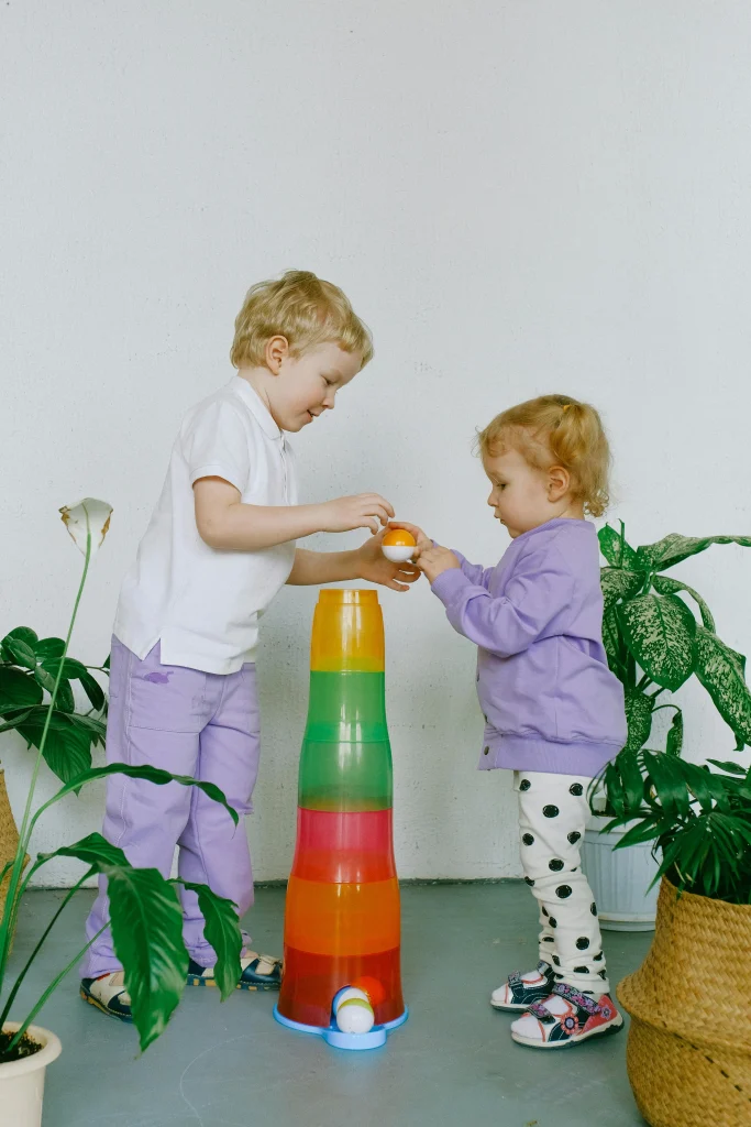 đź’¦26 Water Play Activities to Keep Kids Cool All Summer 5 cup tower knockdown